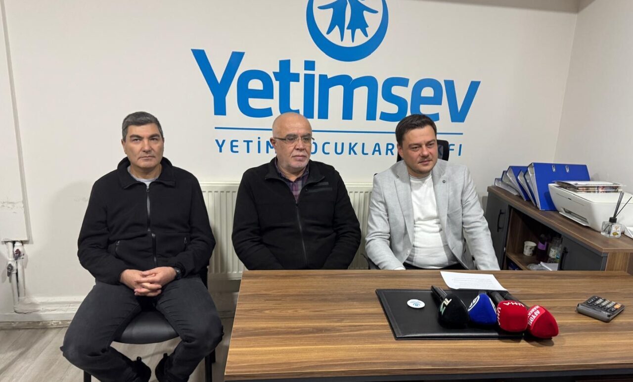 Afyonkarahisar’da YetimSev Vakfı Başkanı Ülkü, gazetecilerle buluştu