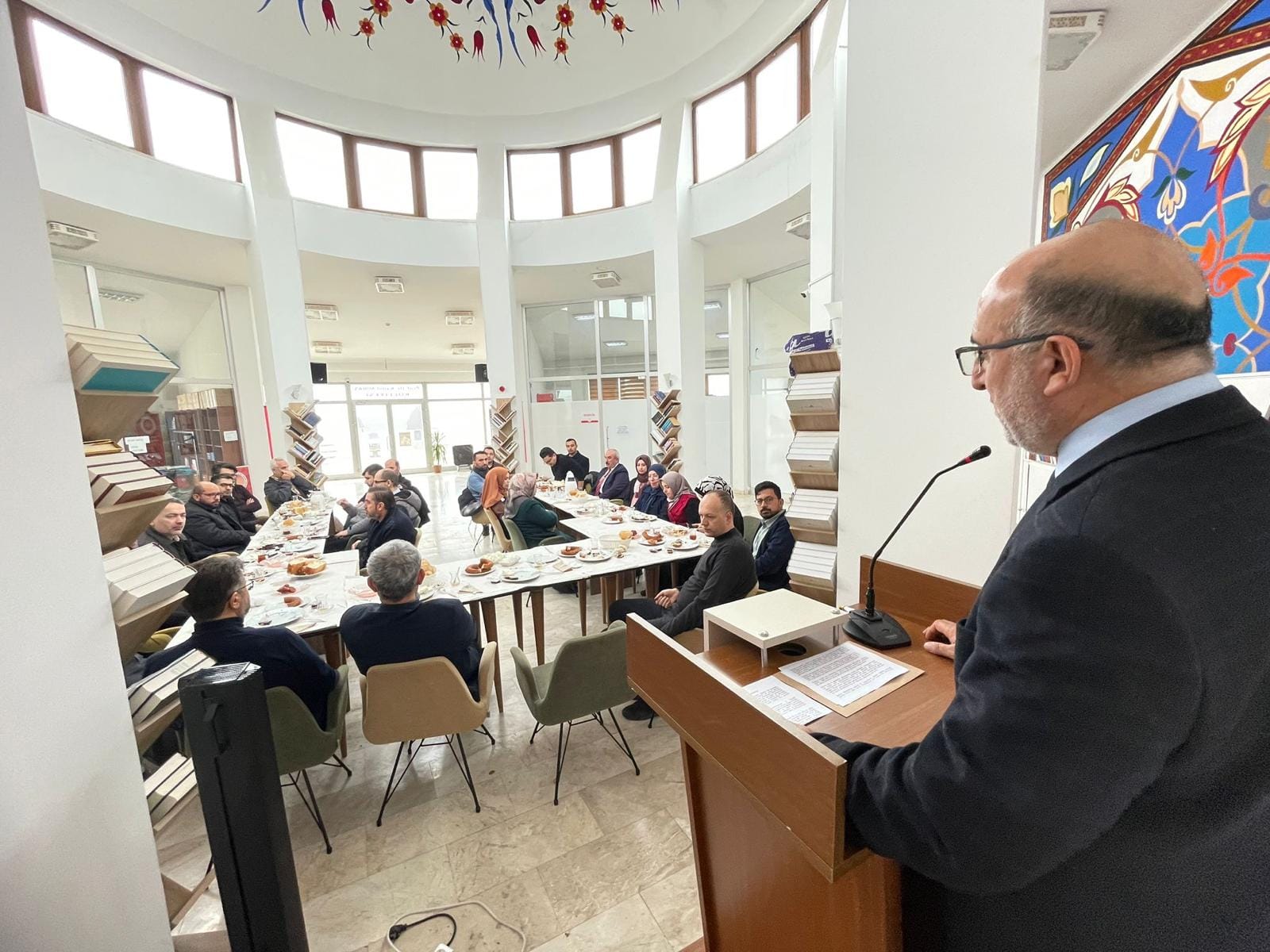 Diyanet Gençlik Merkezi, akademisyenleri ağırladı