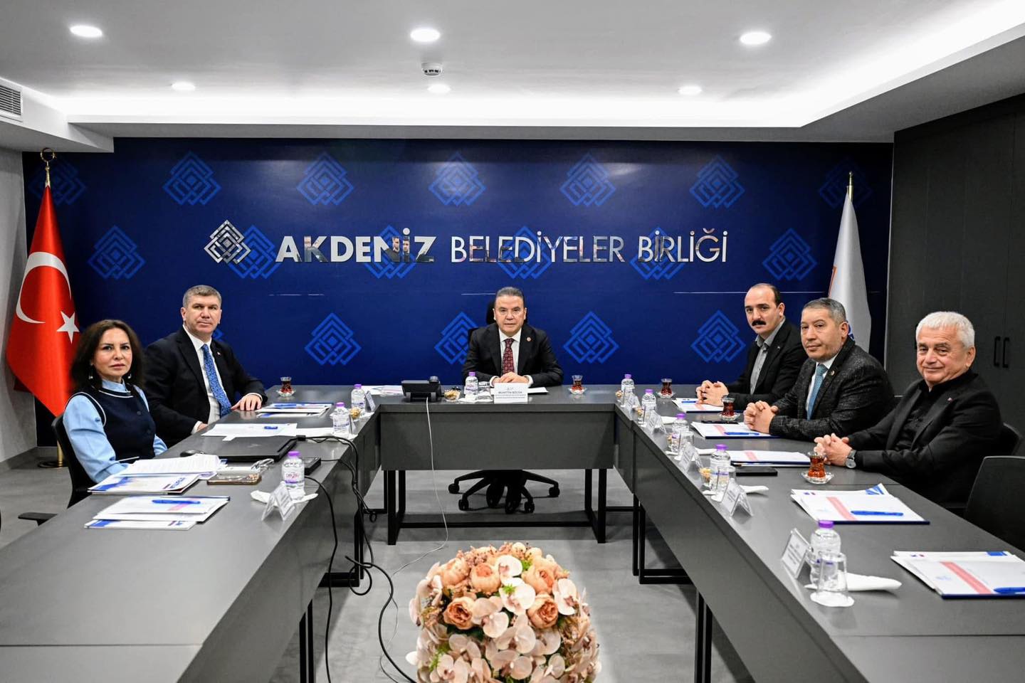 Başkan Topçu, Akdeniz Belediyeler Birliği toplantısında