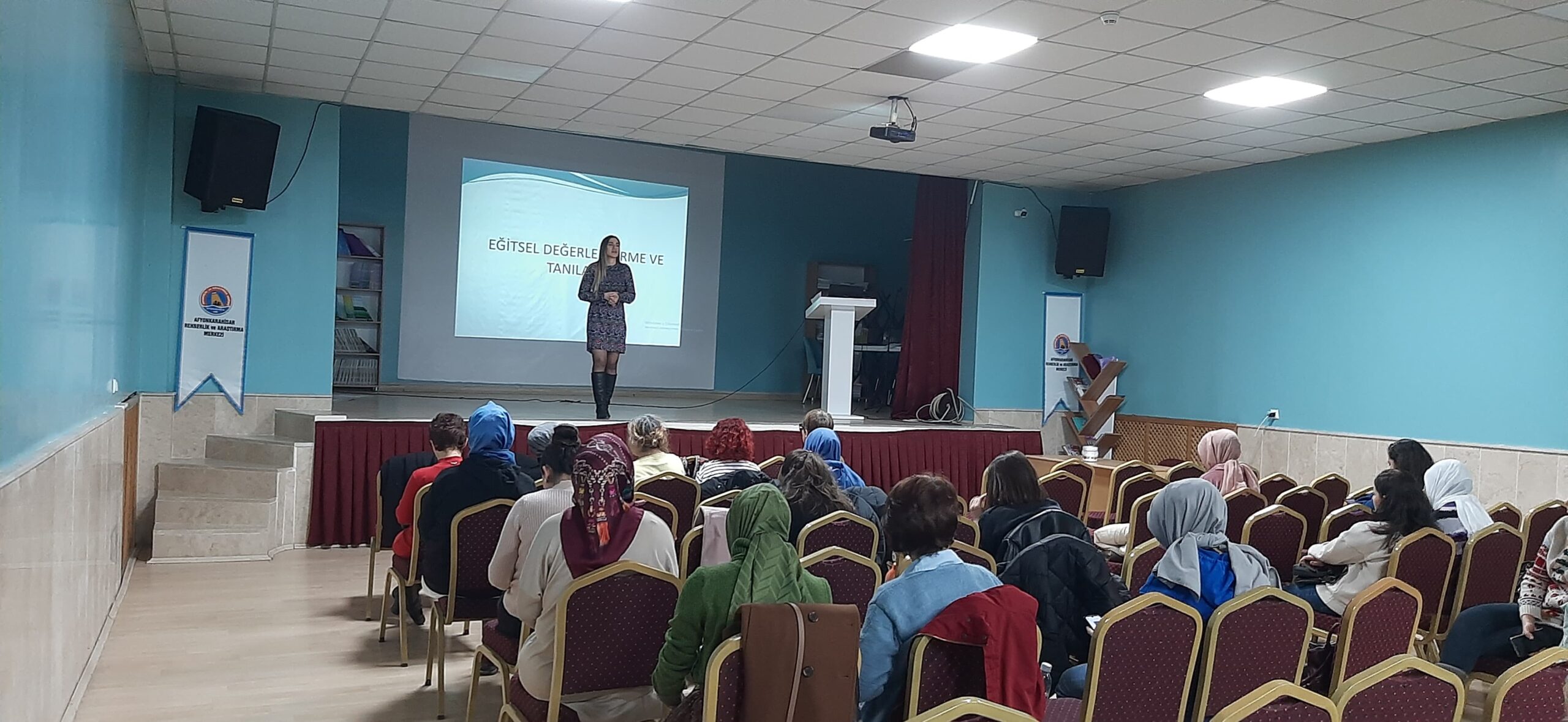 Öğretmen ve danışmanlara yönelik seminer