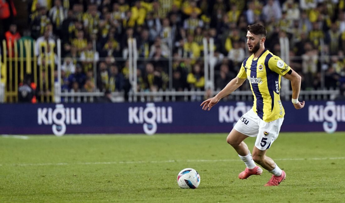 Fenerbahçe forması giyen milli