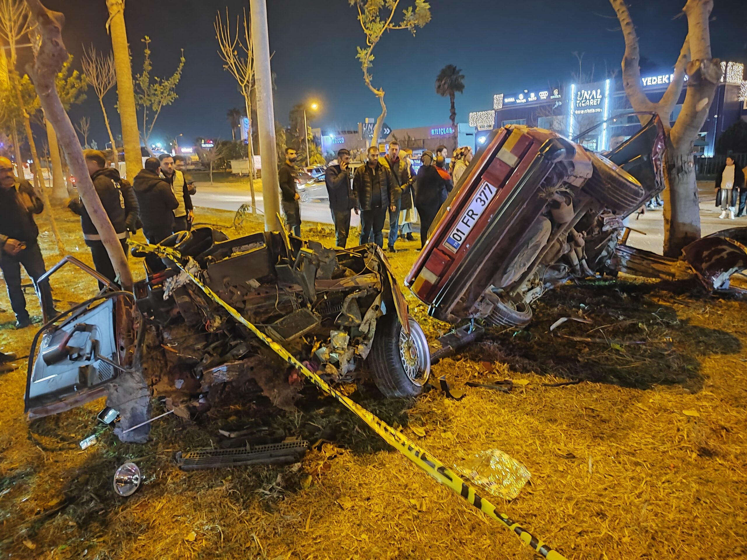 İkiye Bölünen otomobilde, 2 ölü!