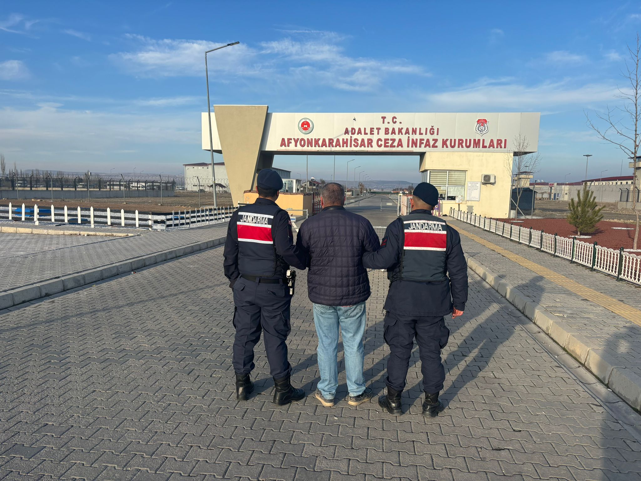 Afyonkarahisar’da Aranan Üç Şahıs Tutuklandı