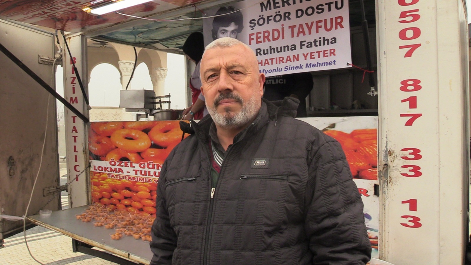 Afyonkarahisarlı ”Sinek Mehmet” Ferdi Tayfur için lokma dağıttı