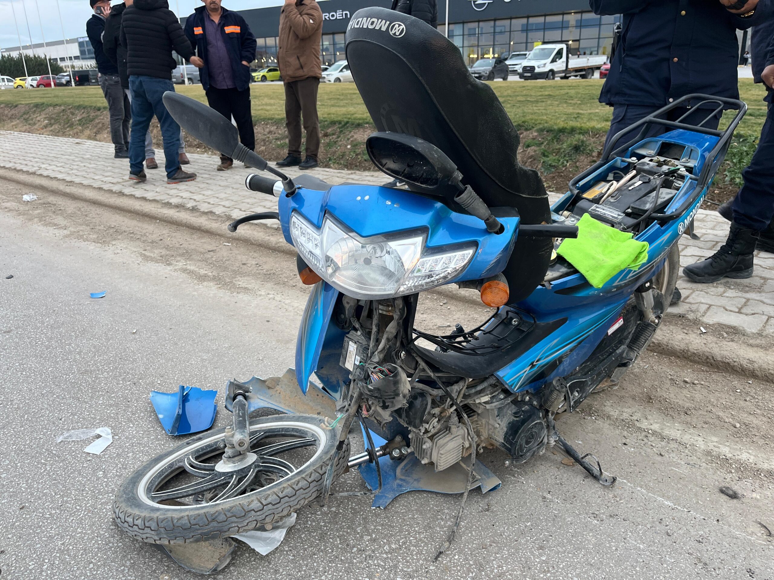 Afyonkarahisar Ankara Yolu’nda Motosiklet Tırla Çarpıştı: 2 Ağır Yaralı!