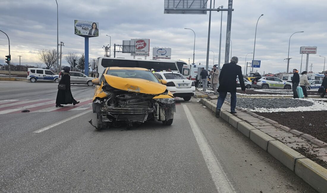 Afyonkarahisar Otogar Kavşağı’nda meydana