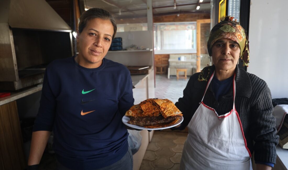 16 yıllık gelin ve görümce kebap tezgahında birlikte mesai yapıyor