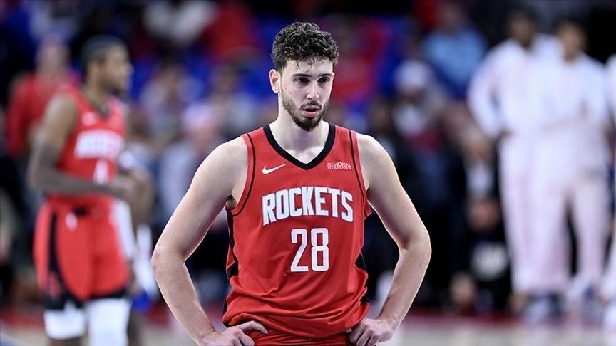 Houston Rockets forması giyen