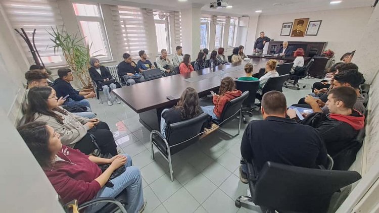 Afyon Kocatepe Üniversitesi Şuhut Meslek Yüksekokulu öğrencileri, “Gönüllülük Çalışmaları” dersi