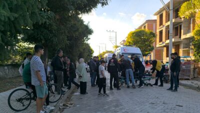 Afyonkarahisar’da kontrolden çıkarak yol kenarında kaldırıma çarpıp ardından yere düşen