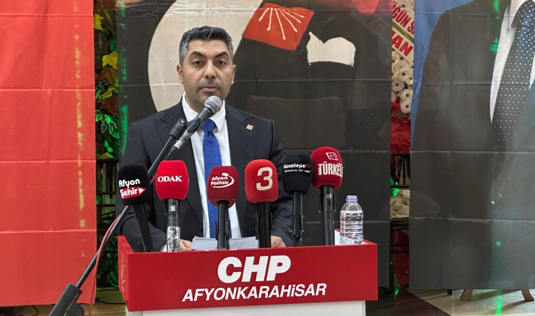 Ana Sayfa › Siyaset › Üç adaylı başlayan kongre sürecinden