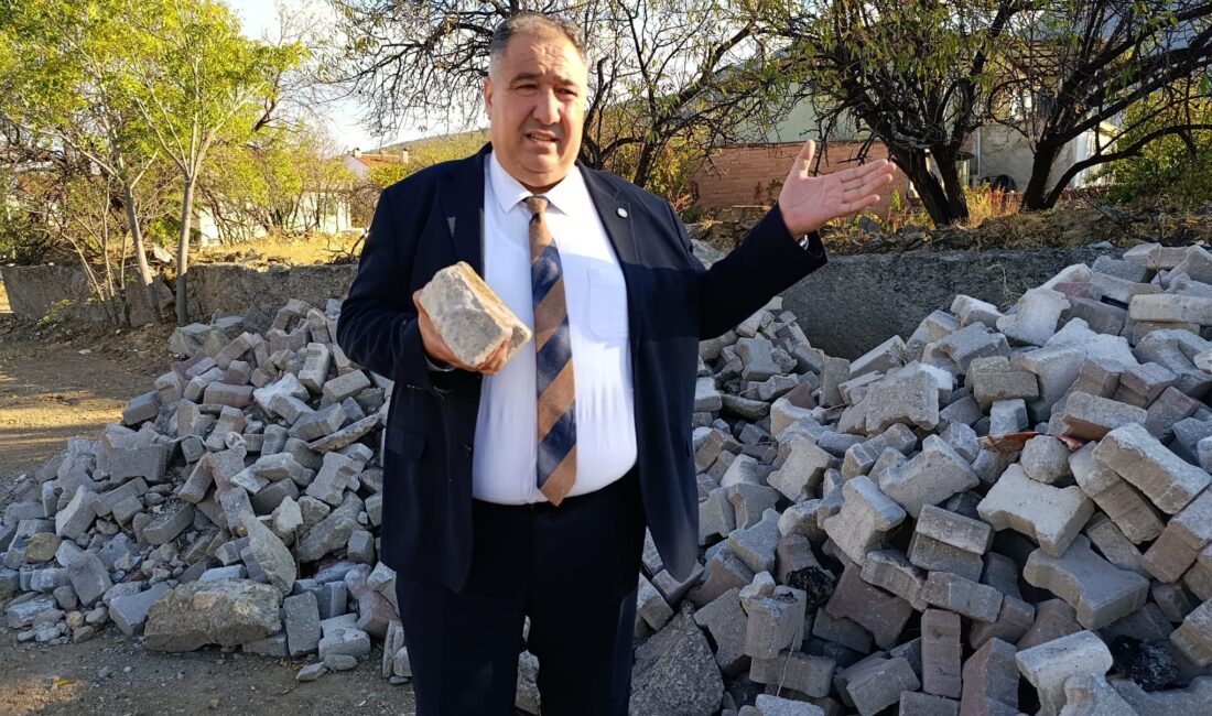 “BİR ZAMANLAR KASABAYDI, BUGÜN SAHİPSİZ” Mısırlıoğlu, Yakasenek’in belediye olduğu dönemde