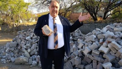 “BİR ZAMANLAR KASABAYDI, BUGÜN SAHİPSİZ” Mısırlıoğlu, Yakasenek’in belediye olduğu dönemde