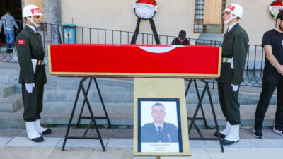 Kıbrıs’ta geçirdiği elim trafik kazası sonucu yaşamını yitiren Topçu Teğmen