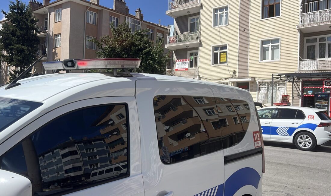 Konya Selçuklu’da sokakta başlayan tartışma bıçaklı kavgaya dönüştü. Olayda 1