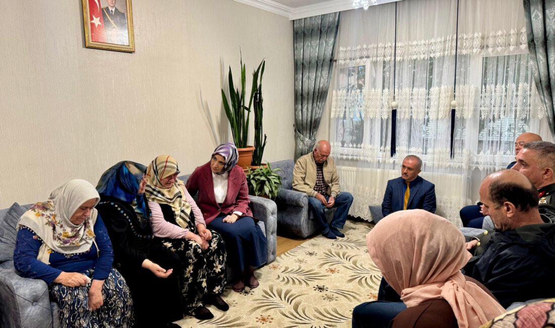 Afyonkarahisar Valisi Doç. Dr. Kübra Güran Yiğitbaşı, Türk Silahlı Kuvvetleri