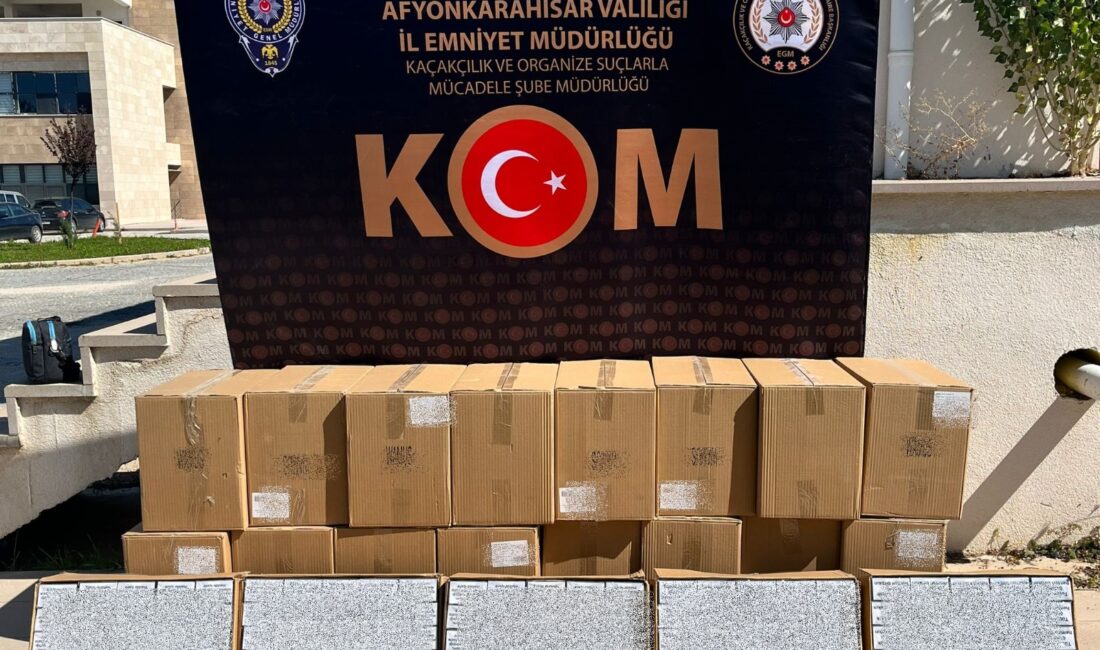 Afyonkarahisar Emniyet Müdürlüğü ekipleri, şüphe üzerine durdurdukları bir araçta 210