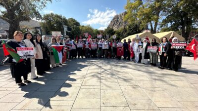 Ana Sayfa › Genel › Afyonkarahisar’da Kadınlardan Gazze İçin Sessiz