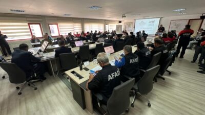 AFYONKARAHİSAR (AA) – Afyonkarahisar'da 6,1 büyüklüğünde deprem senaryosuyla gerçekleştirilen tatbikat,