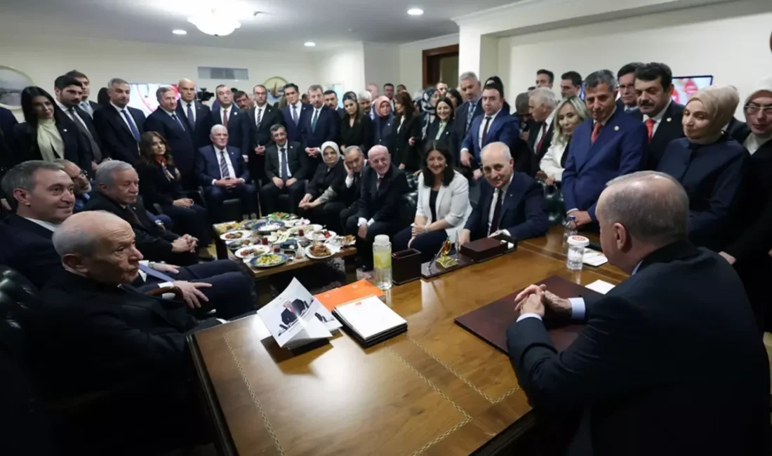 Türkiye Büyük Millet Meclisi’nin yeni dönem açılışında dikkat çeken bir