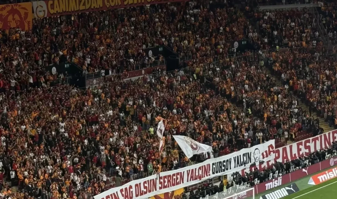 Galatasaray taraftarları, Beşiktaş Teknik Direktörü Sergen Yalçın için tribünlerde anlamlı