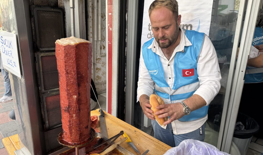 Tebessüm Derneği Ege Bölge Temsilciliği tarafından Ambaryolu Caddesi üzerinde açıla