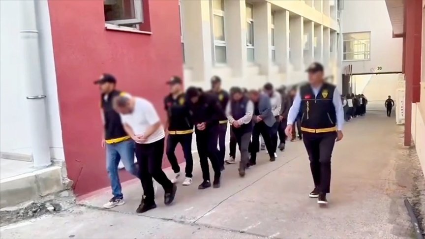 İçişleri Bakanı Ali Yerlikaya, nitelikli dolandırıcılık şebekelerine yönelik 23 ilde