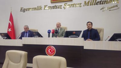 Meclis Başkanı Mehmet Siper başkanlığında gerçekleştirilen oturumda, Vali Kübra Güran