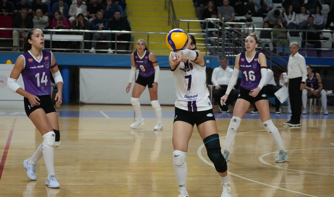 Serdivan Spor Salonu’nda gerçekleşen karşılaşma nefes kesen beş set boyunca