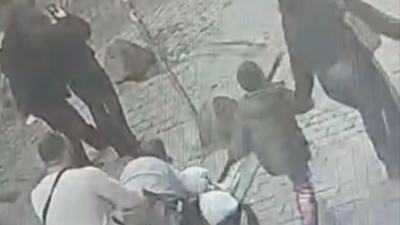 Ailenin hastaneden çıkışı ve dışarıda taksiye bindiği görüntüler ortaya çıktı.