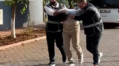 Olay, 11 Kasım sabahı Çukurova Belediyesi Evlendirme Dairesi önünde meydana