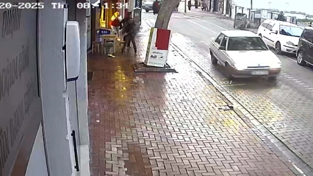 Balıkesir Edremit’te Soğanyemez Mahallesi Zübeyde Hanım Caddesi’nde sabah saatlerinde meydana gelen