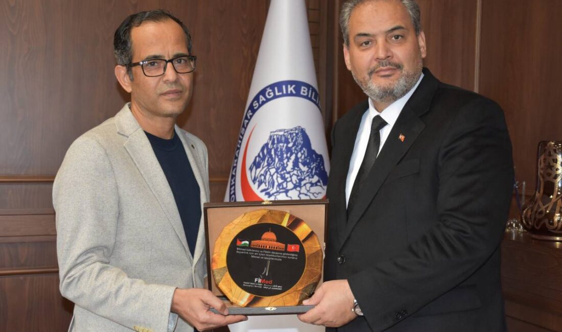 Prof. Dr. Aslan’a, Afyonkarahisar Sağlık Bilimleri Üniversitesi (AFSÜ) mensupları tarafından