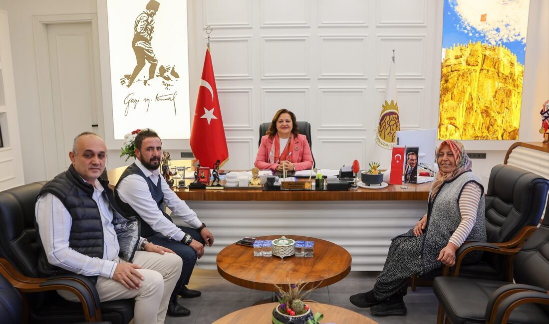 Doğal yaşamı, üretimi ve emeği merkeze alan paylaşımlarıyla tanınan Tınaztepe