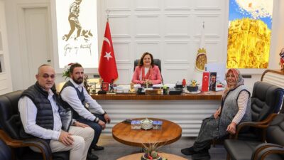 Doğal yaşamı, üretimi ve emeği merkeze alan paylaşımlarıyla tanınan Tınaztepe