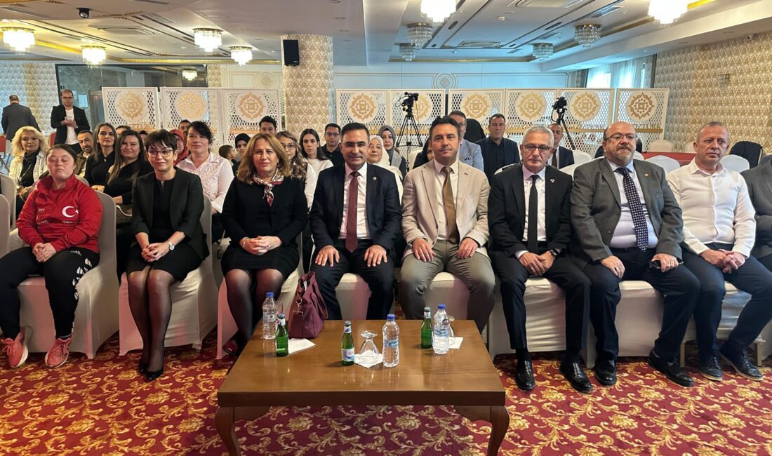 Toplantıya AK Parti Afyonkarahisar Milletvekili Hasan Arslan da katıldı. Toplantıda,