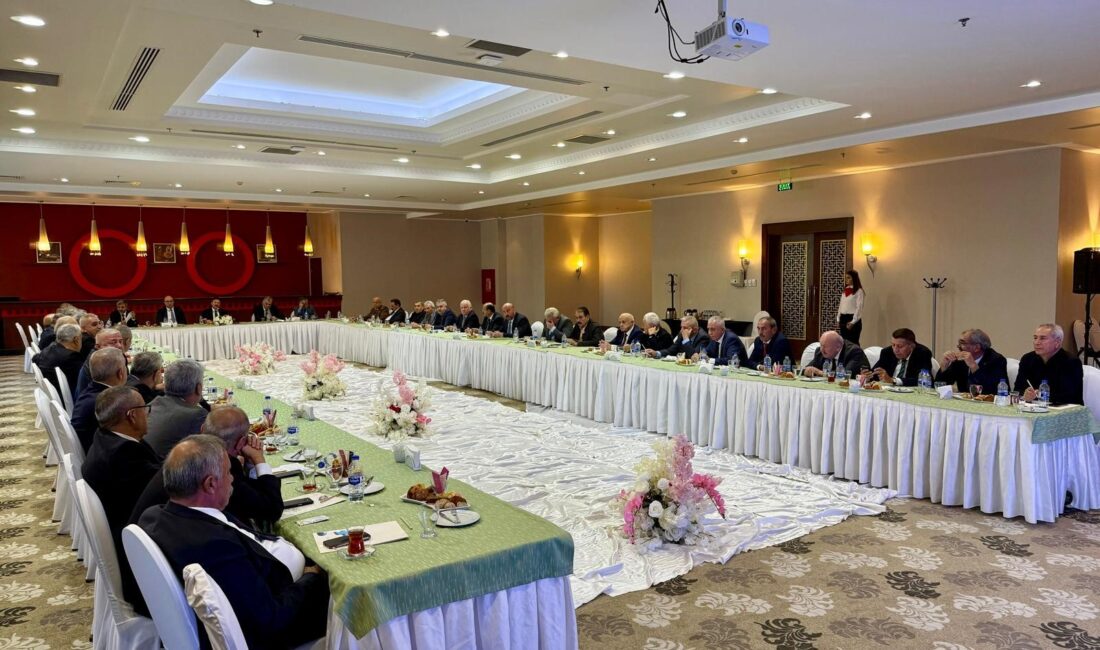 Toplantıda, başkanların illerinde ve federasyonlarında yürüttükleri çalışmalar, sahadan aldıkları izlenimler,