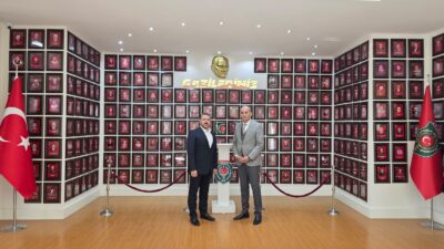 Başkan Aladağ açıklamasında, kahraman Mehmetçiğin bu milletin onuru olduğunu belirtti: