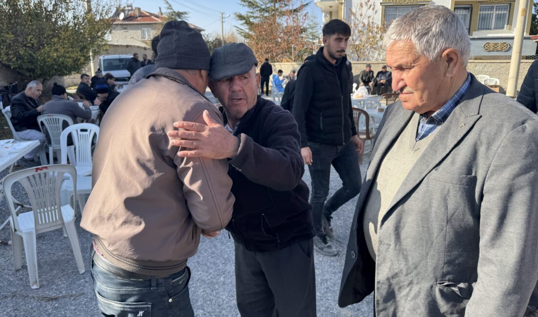 Kızı Çiğdem ve torunları Kadir Muhammet ile Masal Böcek’in cenazelerini