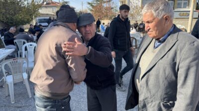 Kızı Çiğdem ve torunları Kadir Muhammet ile Masal Böcek’in cenazelerini