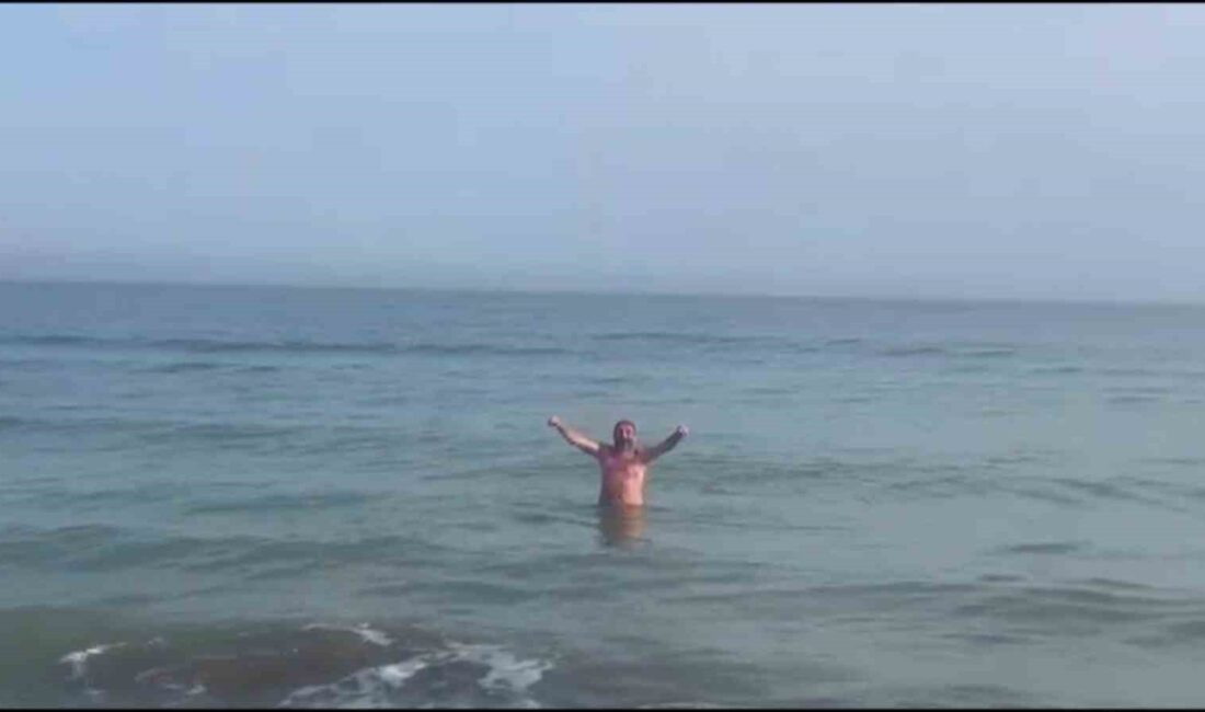 Hava sıcaklığının yüksek seyretmesini fırsat bilen vatandaş, serin sulara girerek