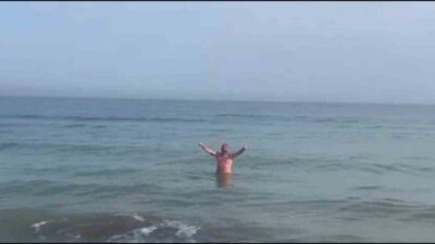 Hava sıcaklığının yüksek seyretmesini fırsat bilen vatandaş, serin sulara girerek