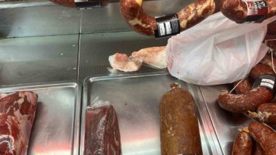 Bilecik merkez Bahçelievler Mahallesi’nde yapılan denetimlerde, kasapların mutfak ve üretim