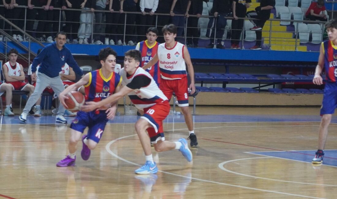 Afyonkarahisar genelindeki okulların katılımıyla gerçekleştirilen turnuva, genç sporcuların sergilediği yüksek