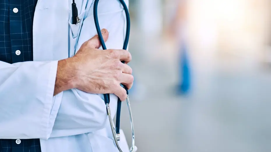 Sağlık Bakanlığı, doktorların sosyal medya üzerinden yaptıkları reklam içerikli paylaşımlara