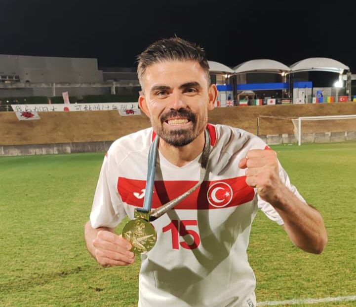 Hem milli sporcu kimliği hem de Afyonkarahisar Gençlik ve Spor