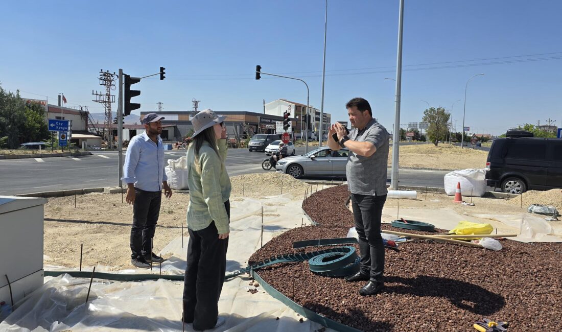 Belediye ekiplerince titizlikle yürütülen uygulamalar sayesinde ilçede hem estetik bütünlük