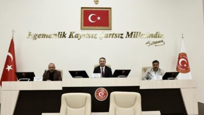 Başkan Adnan Öztaş’ın yönettiği oturumda, birliğin çalışma gündemi, çevresel hizmetler