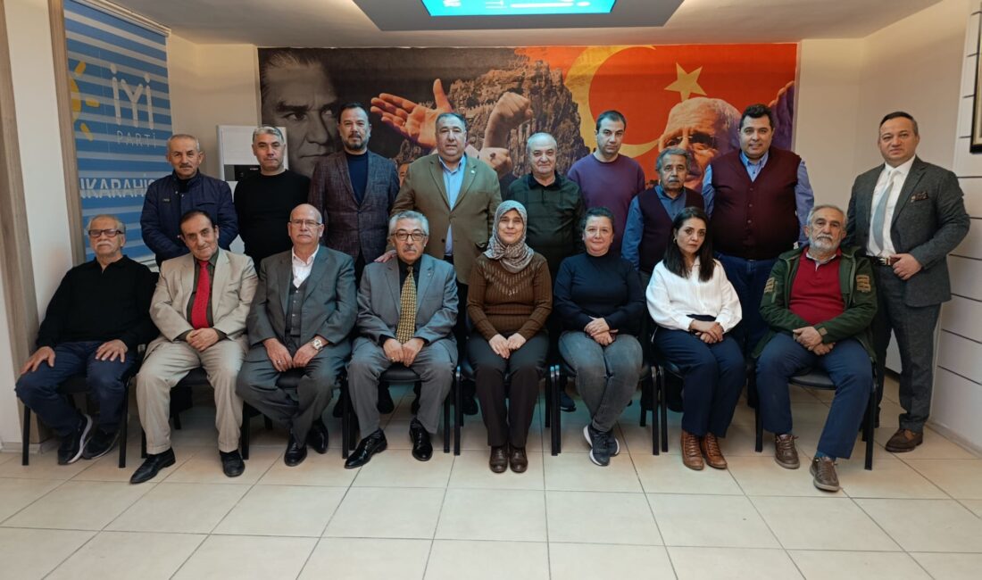 Toplantının açılış konuşmasını yapan İl Başkanı Mısırlıoğlu, kongre sürecine giden