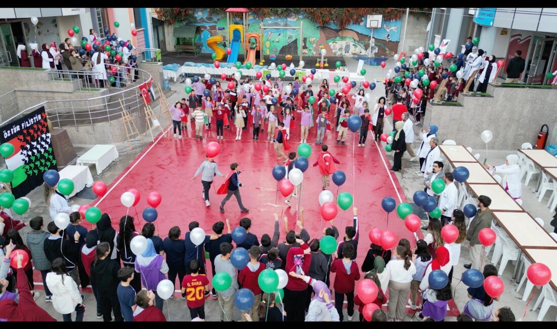 Kermeste, öğrencilerin el emeğiyle hazırladığı yiyecekler, hediyelik eşyalar ve sanatsal